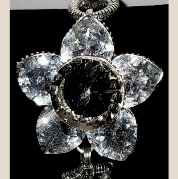Trisha Waldron BOLD METAL FLOWER BRACELET - Picture 2 of 2